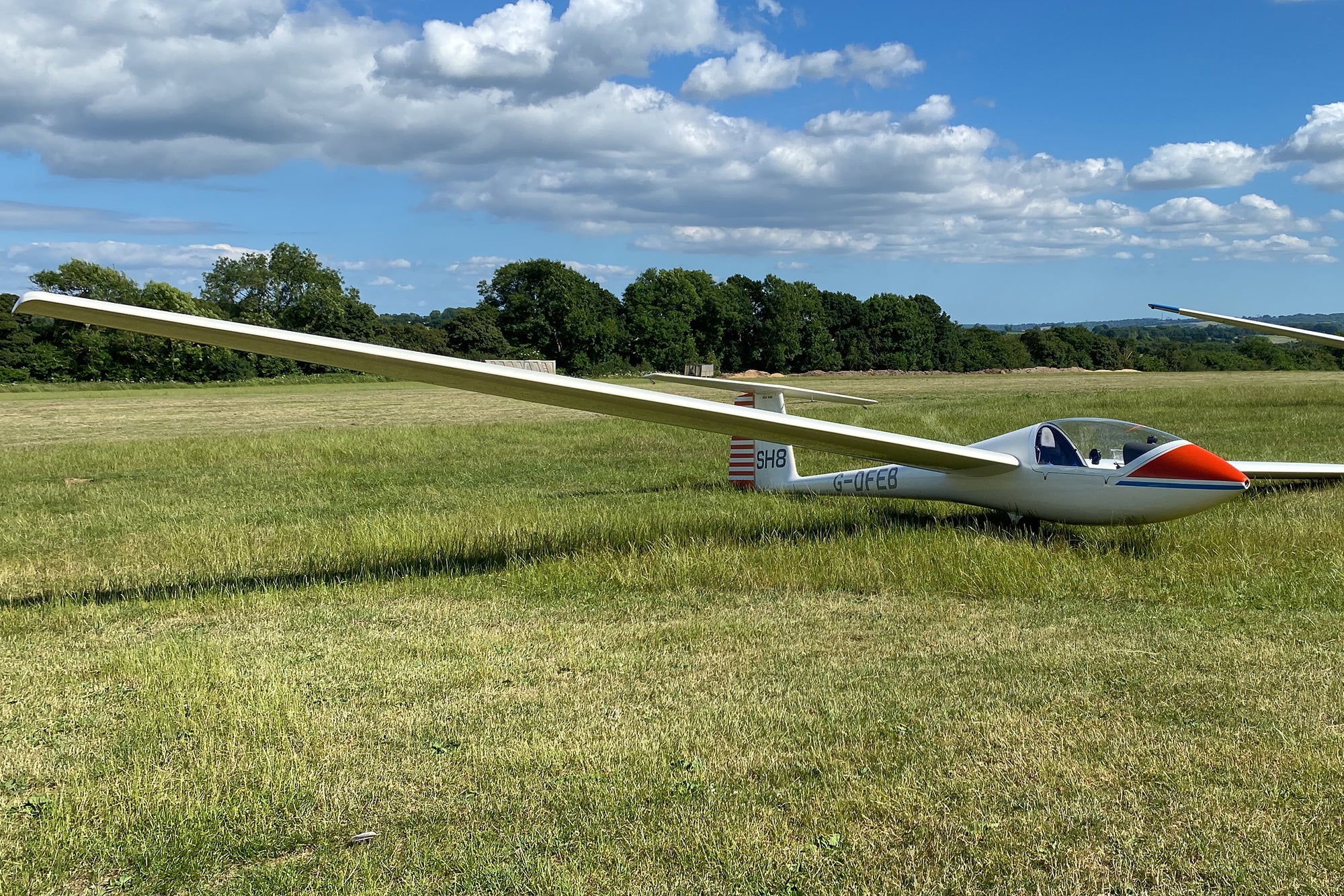 Club glider flying requirements Lasham Gliding Society